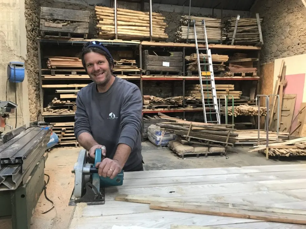 David dans sa menuiserie